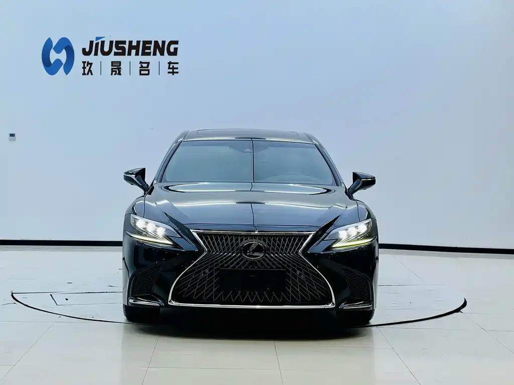 Lexus LS 2020 500h Luxury V
