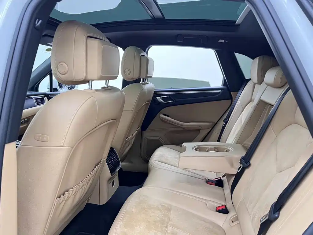 Porsche Macan — миниатюра 11