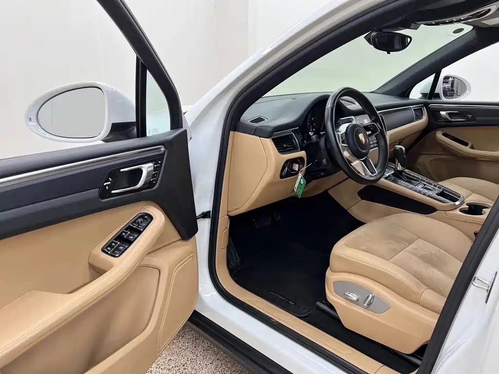 Porsche Macan — миниатюра 7