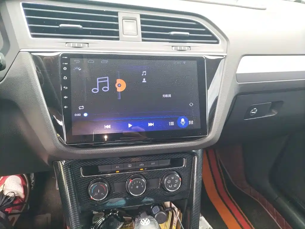 Volkswagen Tiguan L — миниатюра 6