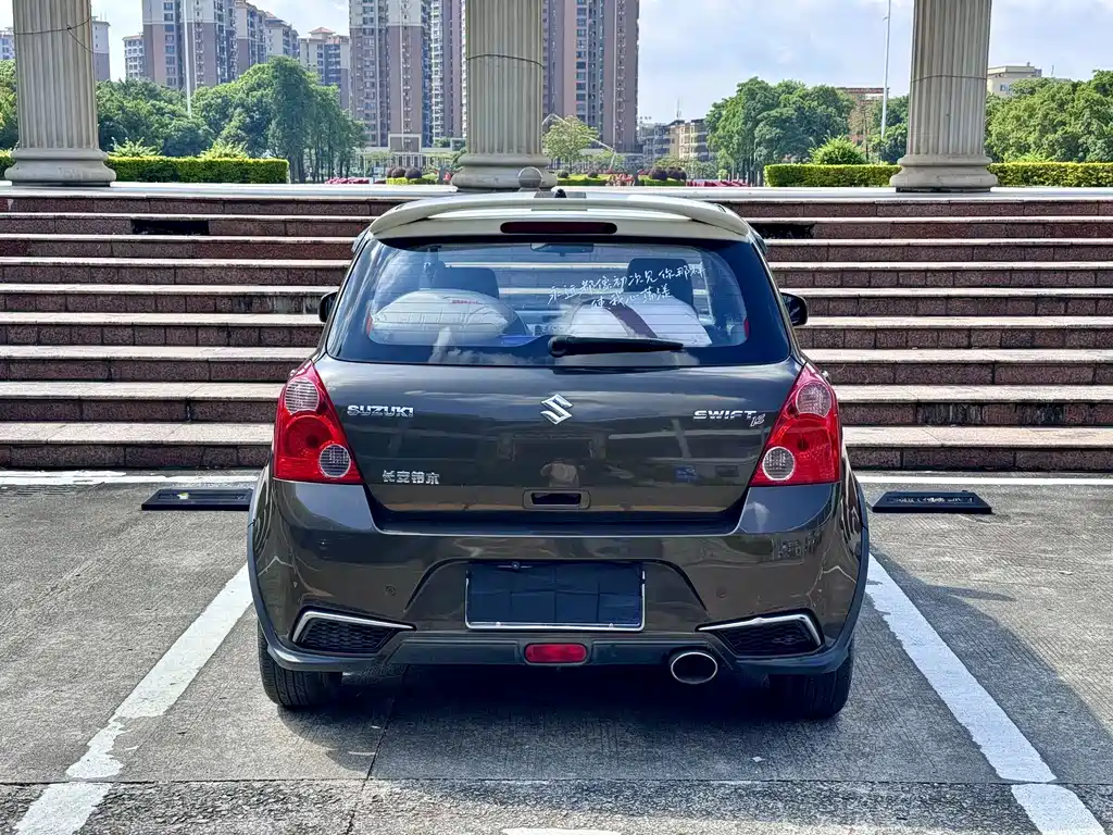 Suzuki Swift — миниатюра 9