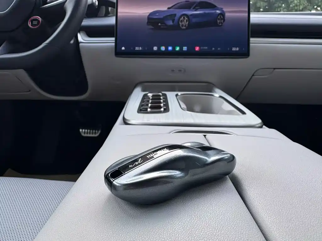 Xiaomi SU7 — миниатюра 9