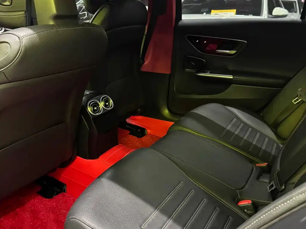 Mercedes-Benz C-Class — миниатюра 5