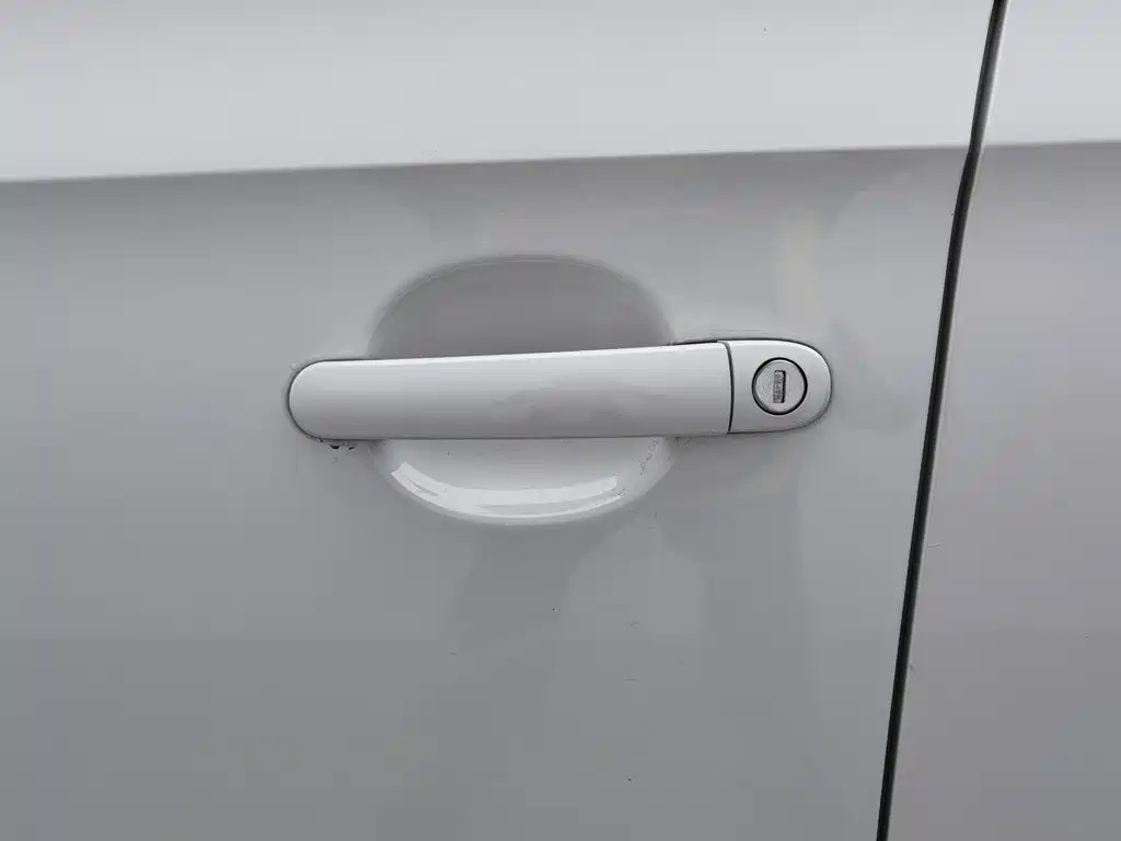 Skoda Rapid — миниатюра 18