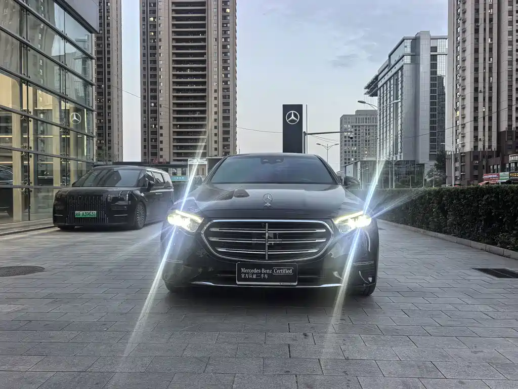 Mercedes-Benz E-Class — миниатюра 2
