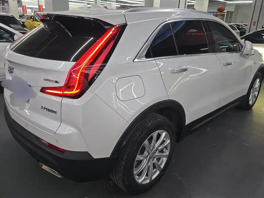 CADILLAC XT4