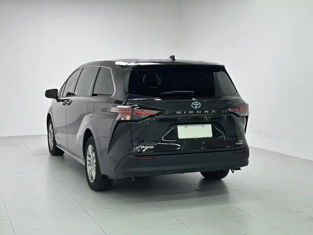 TOYOTA SIENNA