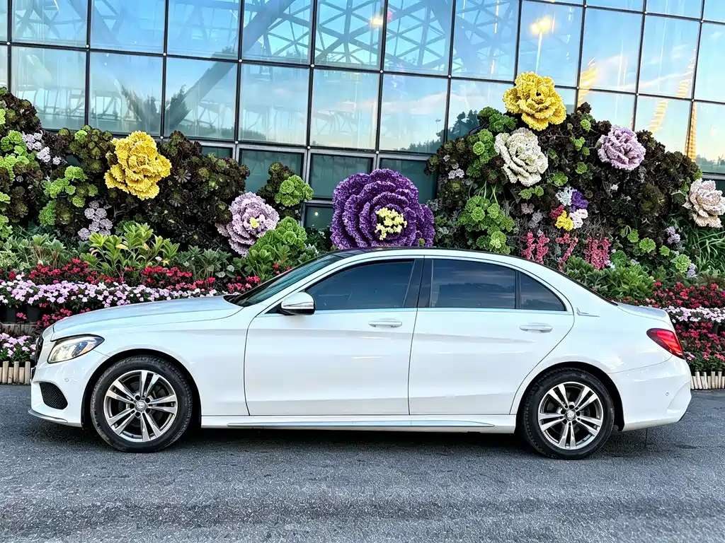 Mercedes-Benz C-Class — миниатюра 3