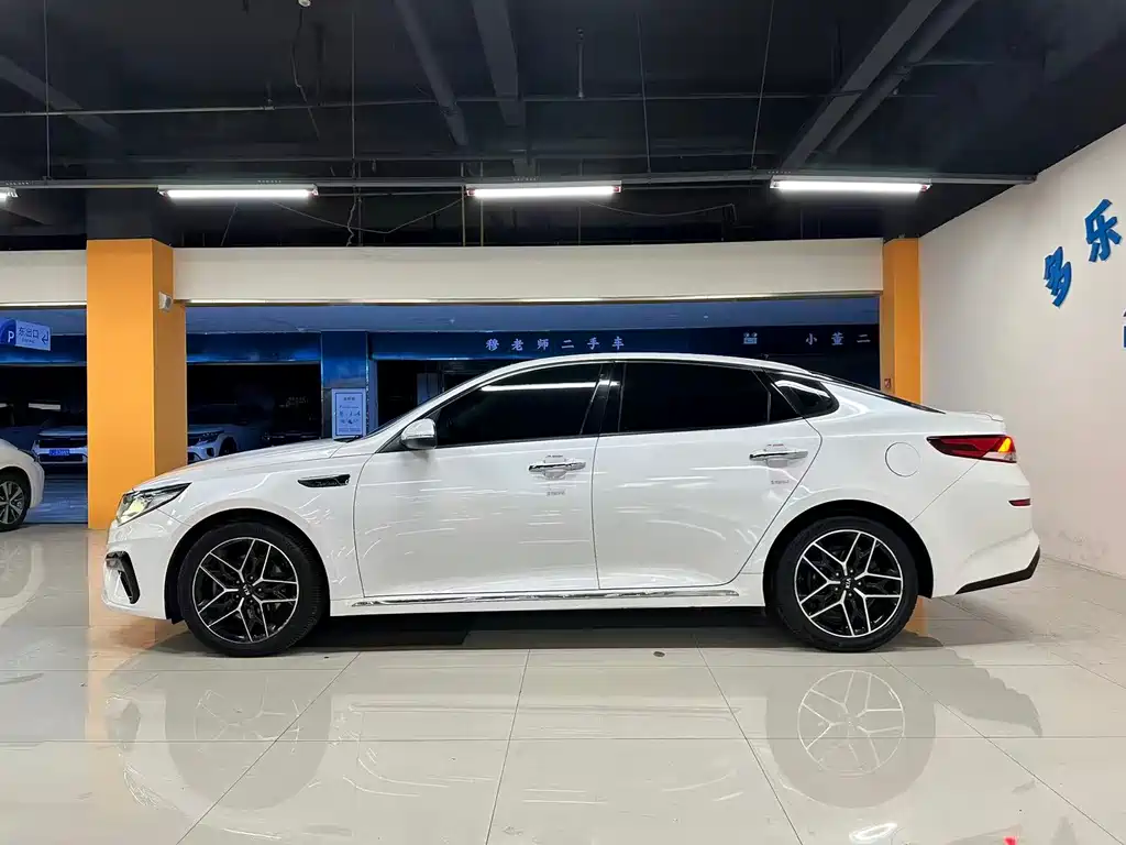 Kia K5 — миниатюра 9