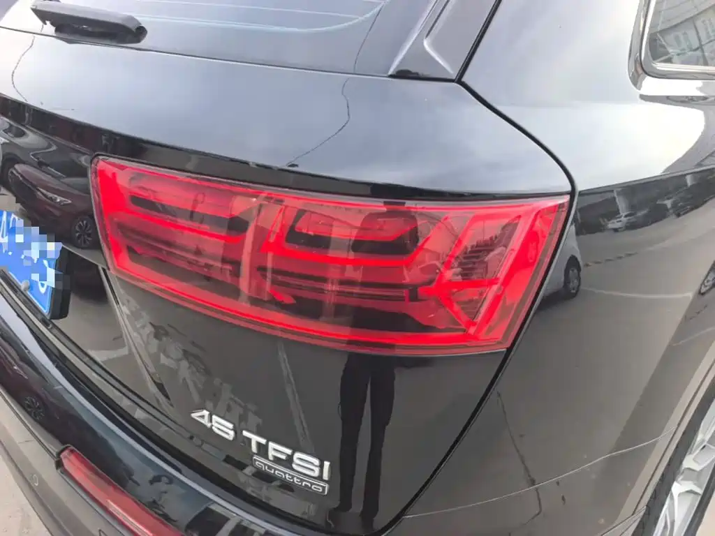 Audi Q7 — миниатюра 8