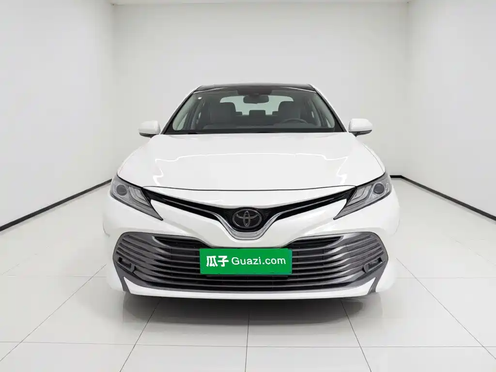 Toyota Camry — миниатюра 2