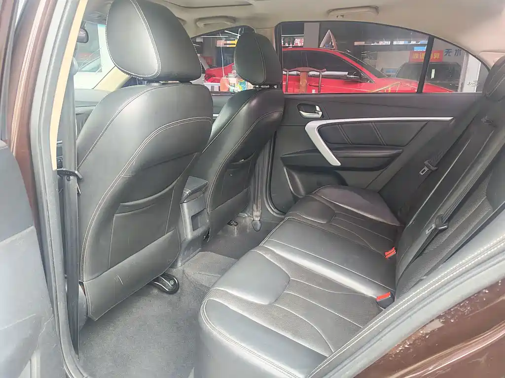 Geely Emgrand — миниатюра 7