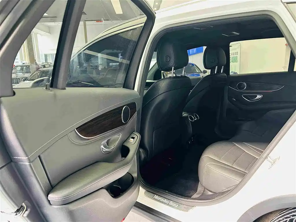 Mercedes-Benz GLC — миниатюра 24