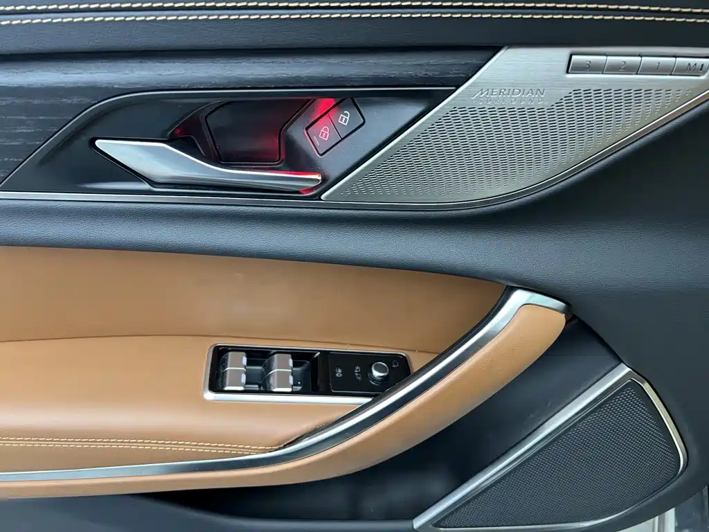 Jaguar XFL — миниатюра 38