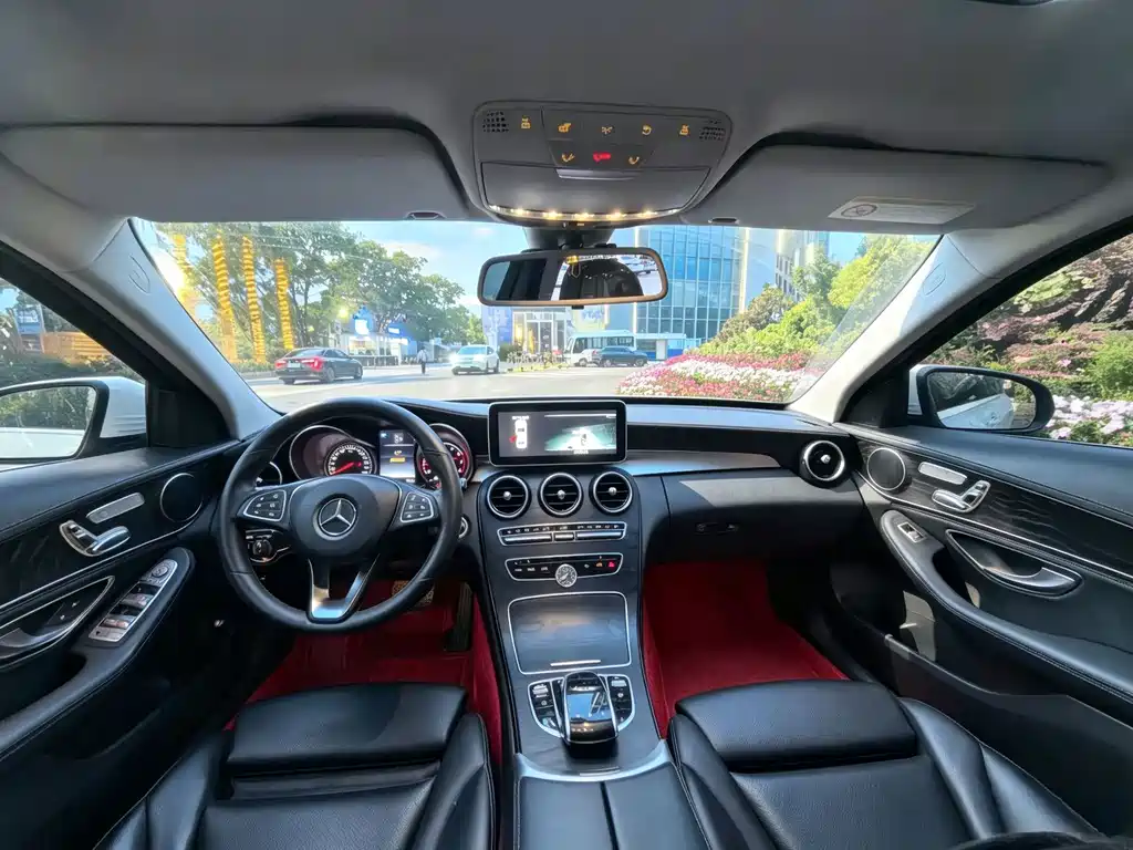 Mercedes-Benz C-Class — миниатюра 6