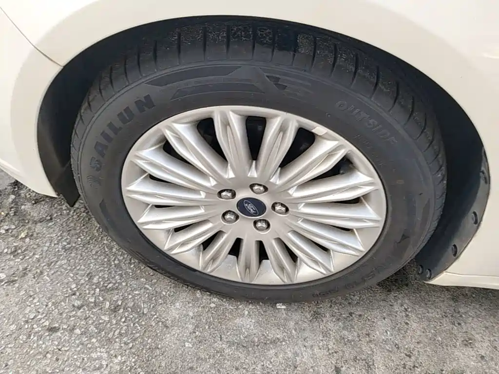 Ford Mondeo — миниатюра 23