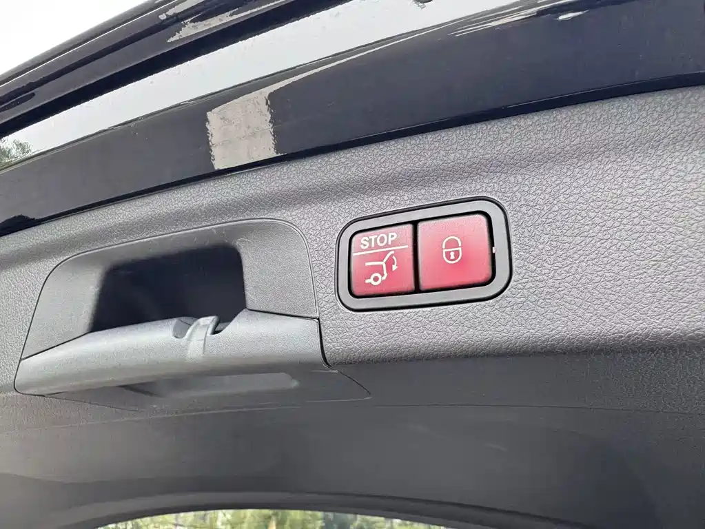 Mercedes-Benz GLE New Energy — миниатюра 14