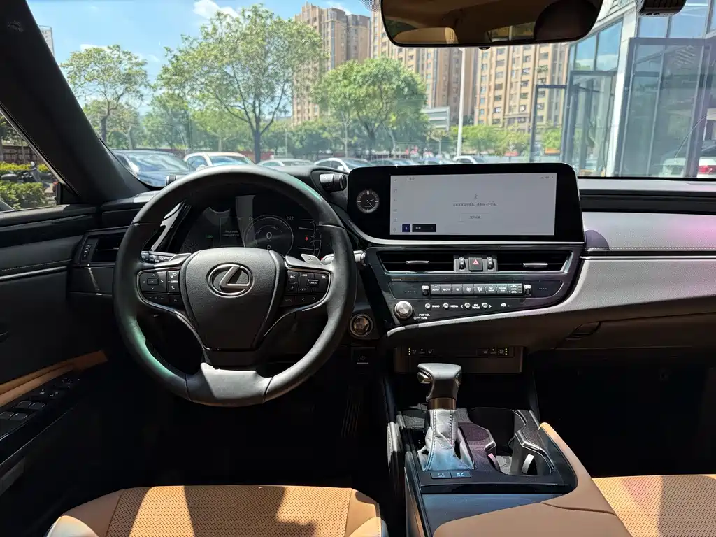 Lexus ES — миниатюра 11