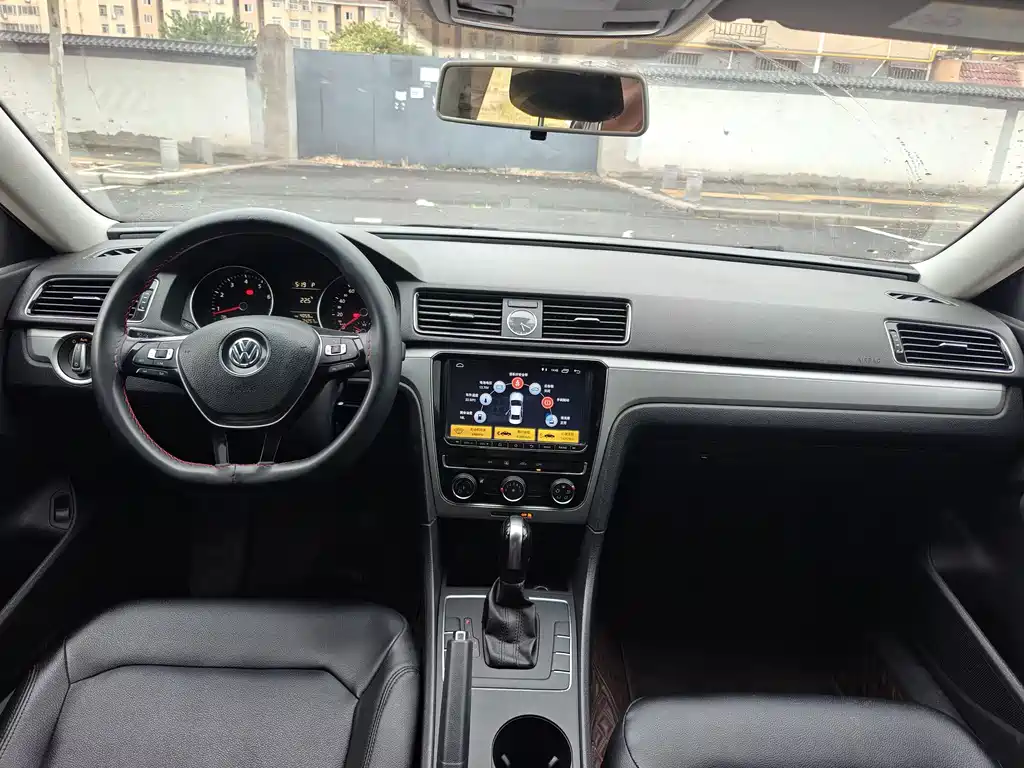 Volkswagen Passat 2019 2.5L AT