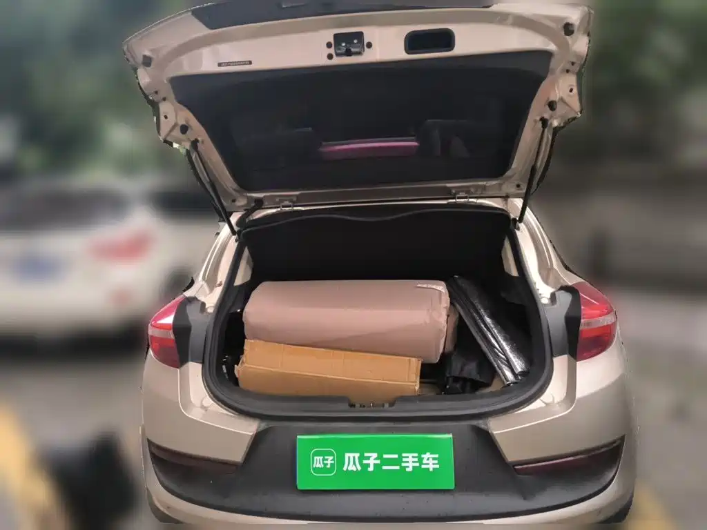 Geely Emgrand GS — миниатюра 10