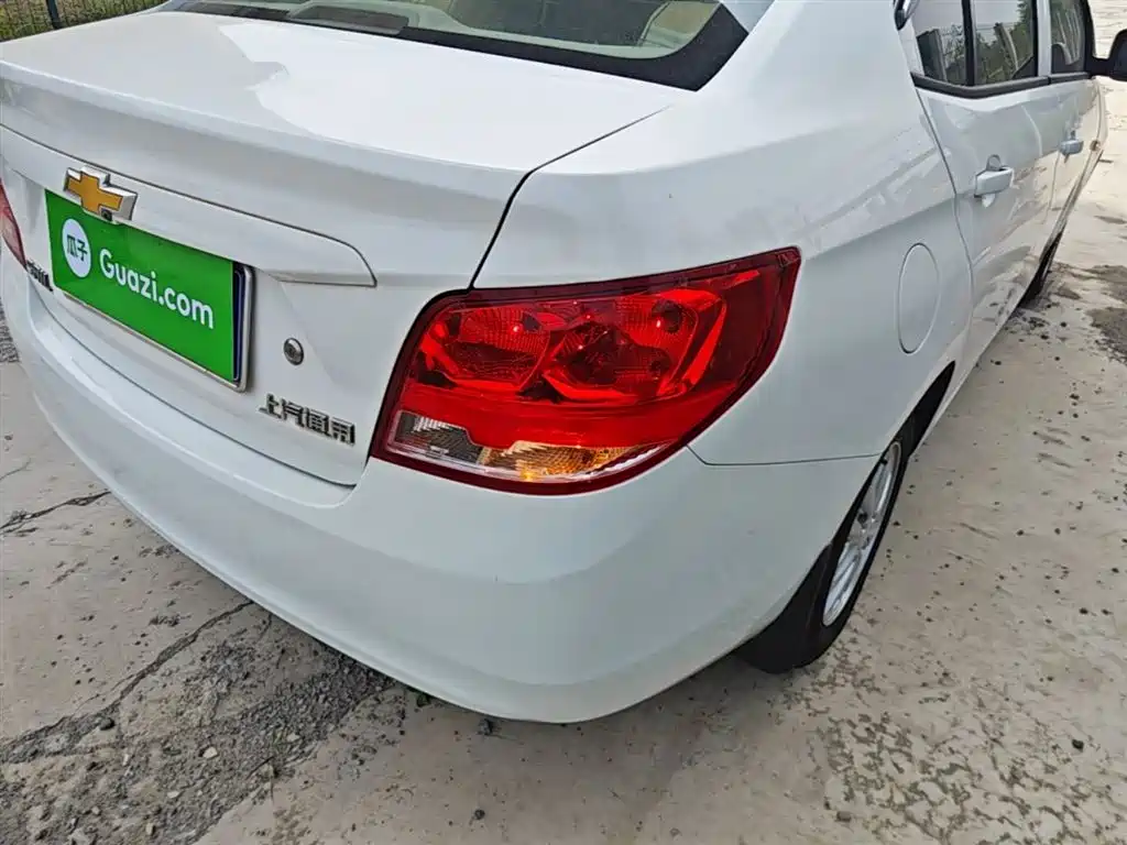Chevrolet Sail 2015 3 1.3L AMT