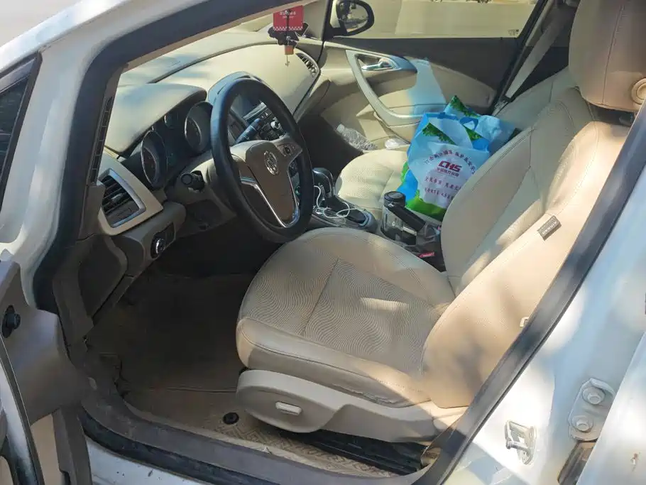 Buick Excelle — миниатюра 9