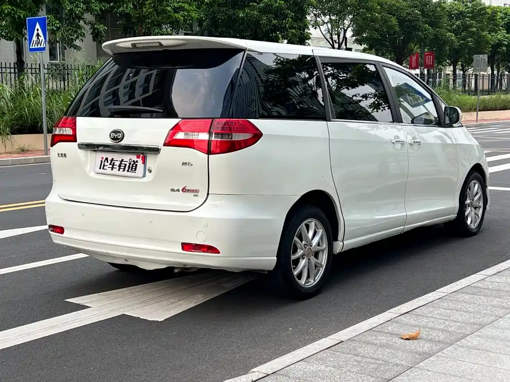 BYD M6 — миниатюра 2