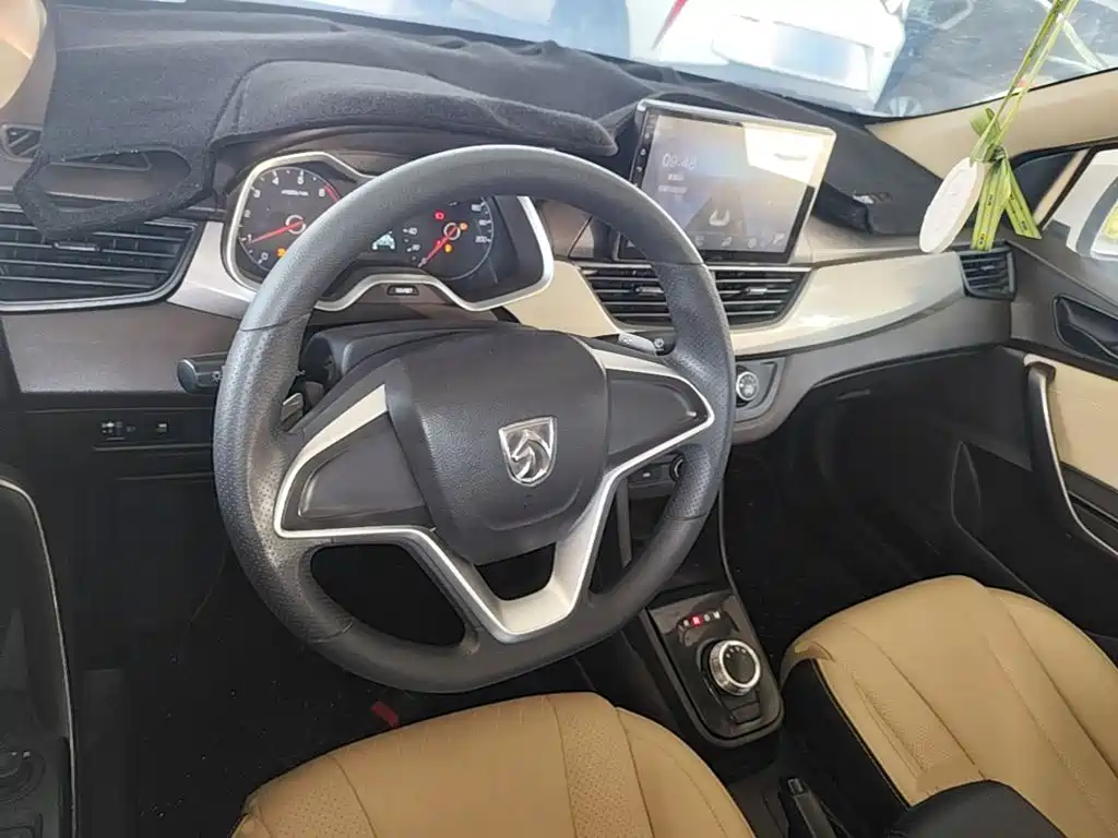 Baojun 310W — миниатюра 10
