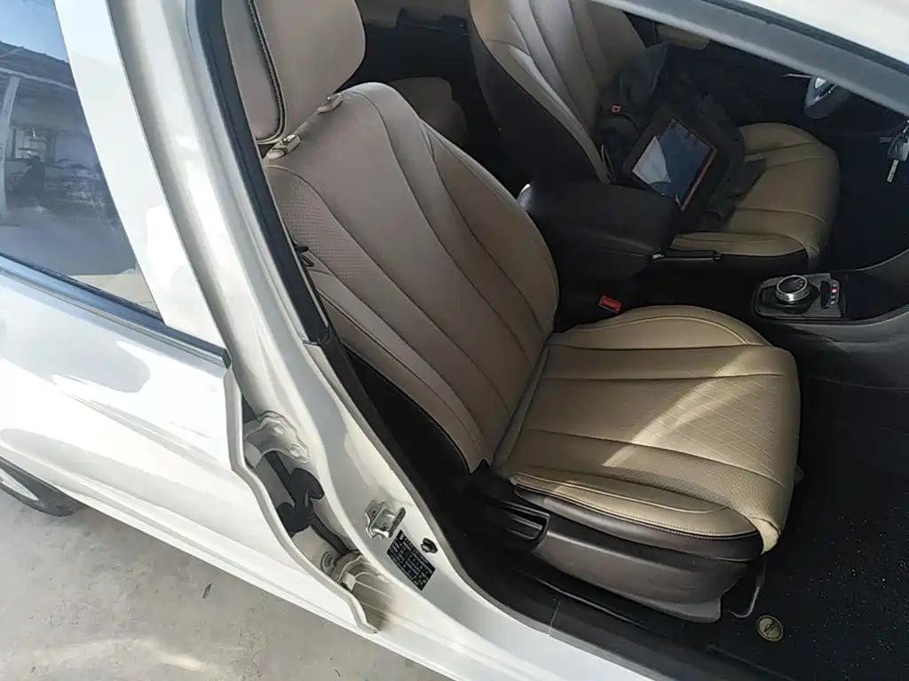 Baojun 310W — миниатюра 25