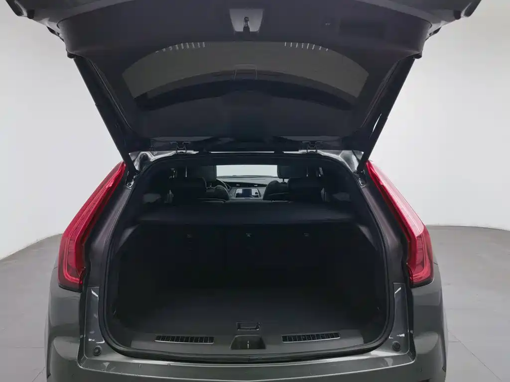 Cadillac XT4 — миниатюра 16