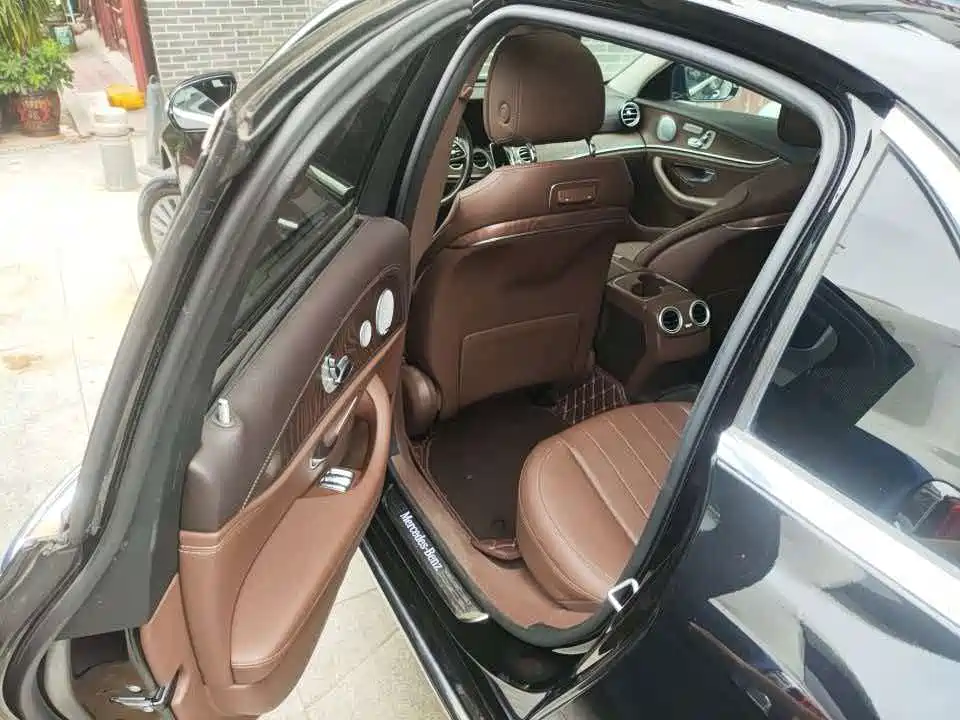 Mercedes-Benz E-Class — миниатюра 3