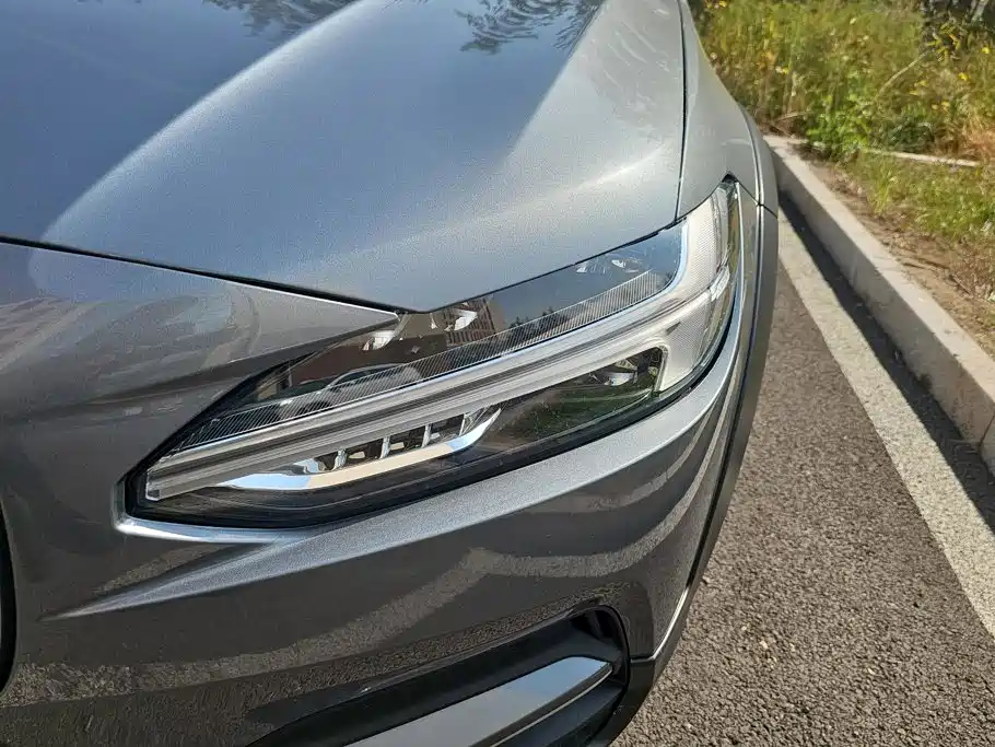 Volvo V90 — миниатюра 5