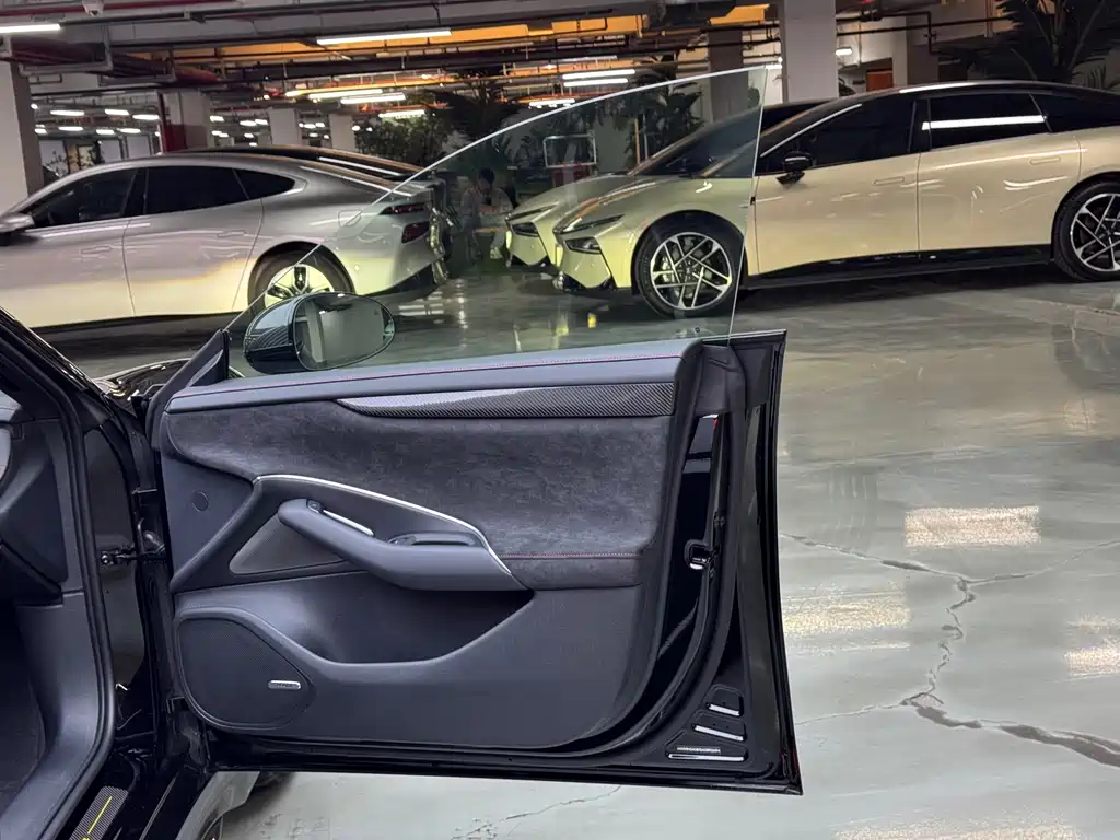 XIAOMI CAR XIAOMI SU7 ULTRA