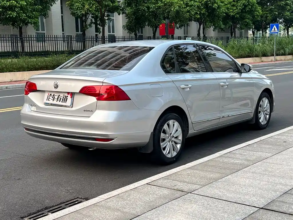 Volkswagen Bora — миниатюра 2