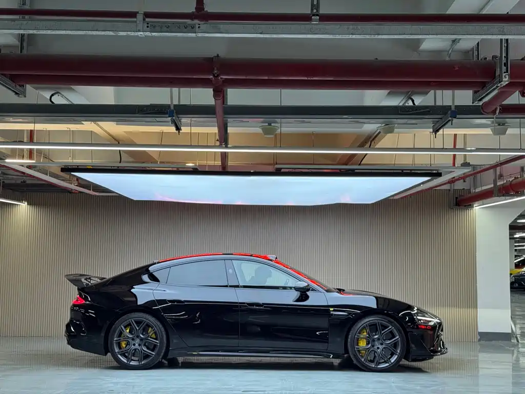 XIAOMI CAR XIAOMI SU7 ULTRA