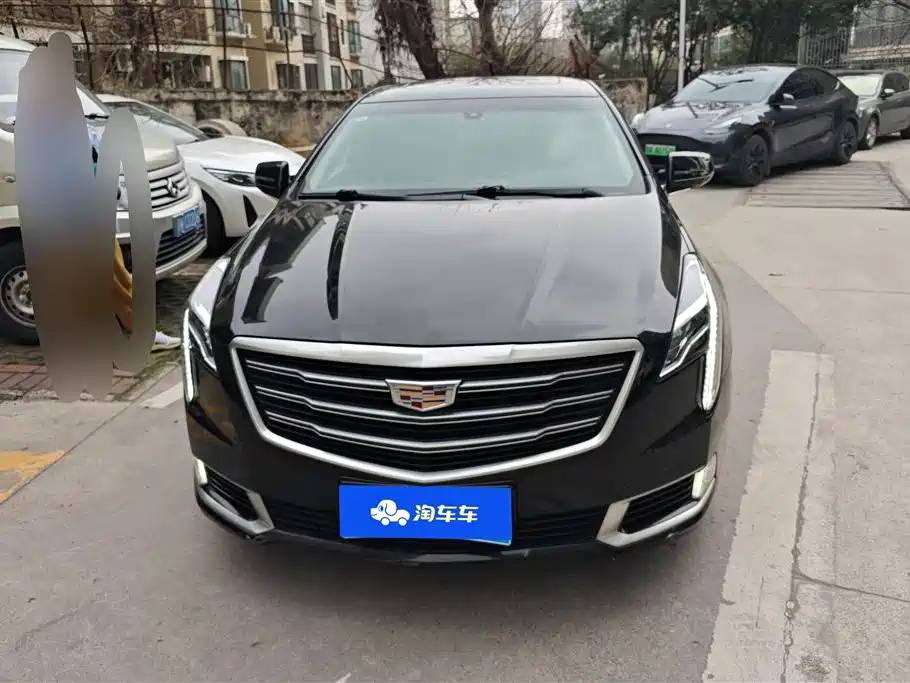 CADILLAC XTS