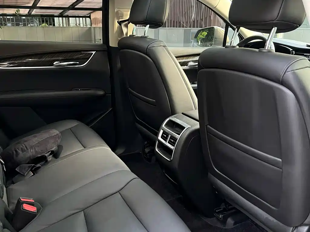 Cadillac XT5 — миниатюра 8