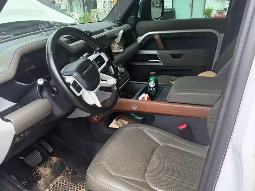 Land Rover Defender — миниатюра 7