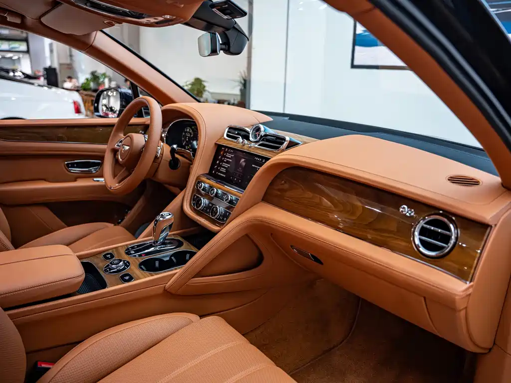 Bentley Bentayga — миниатюра 8