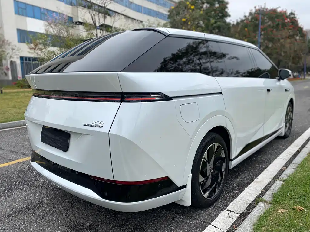 XIAOPENG X9