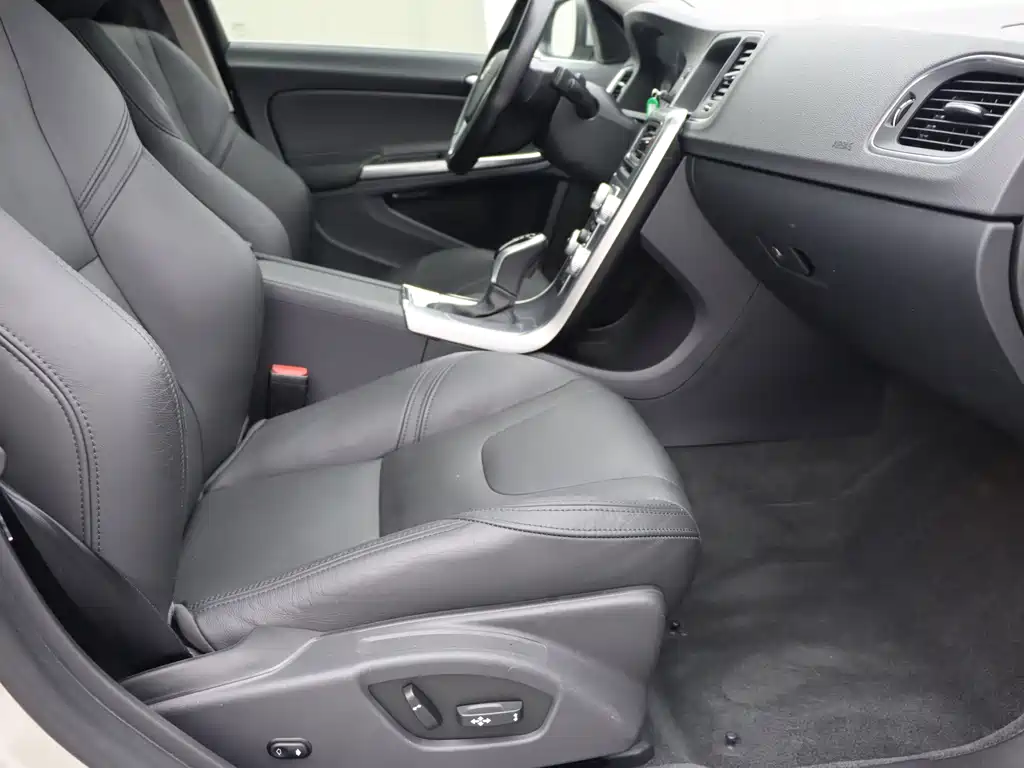 Volvo S60 — миниатюра 8