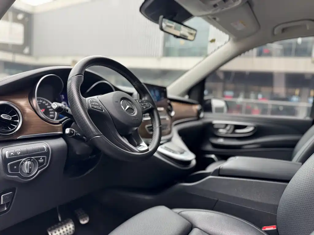 MERCEDES-BENZ V CLASS