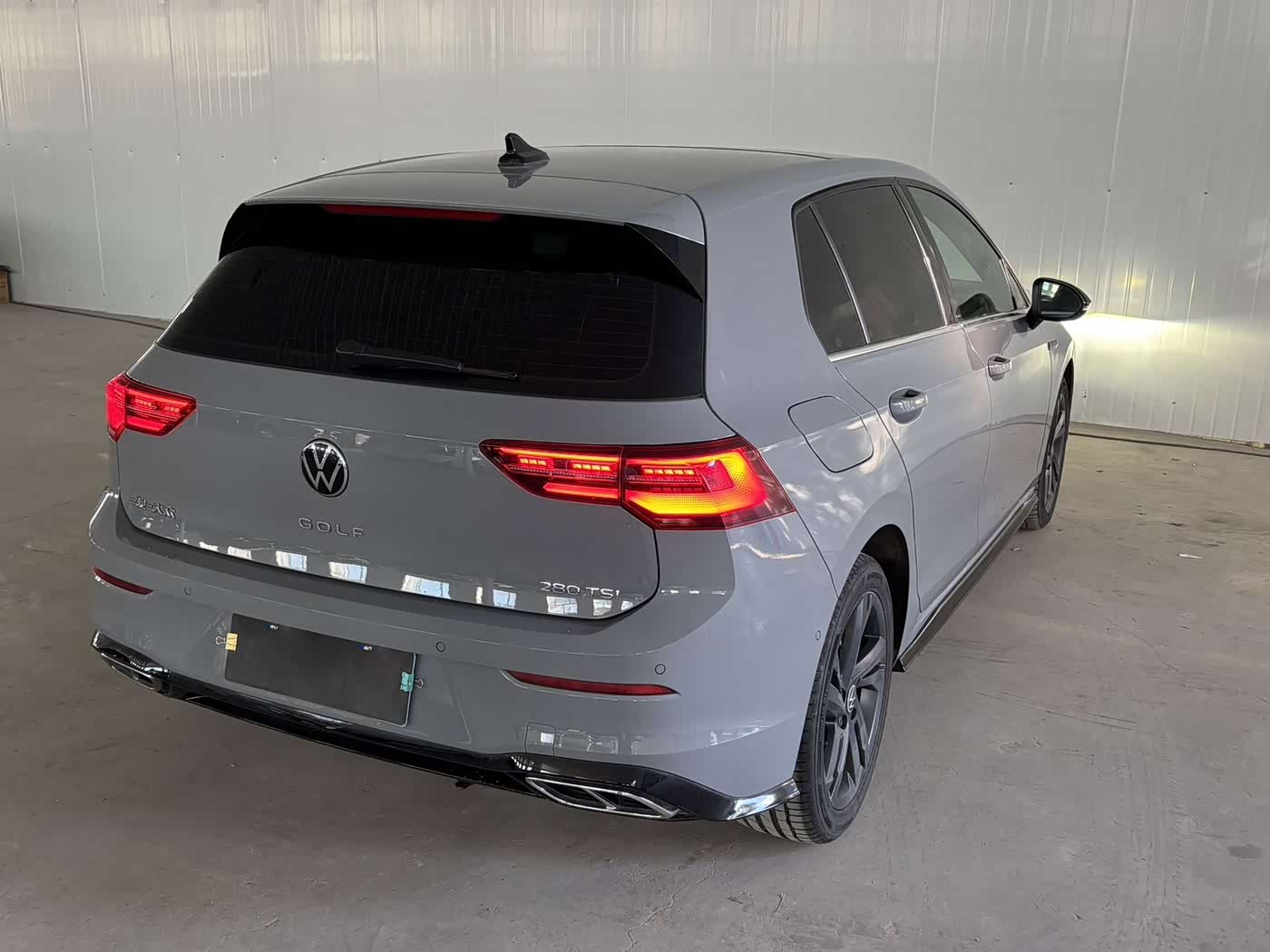 Volkswagen Golf 1.4 л 2023 г. Серебристо-серый, пробег 43000 км