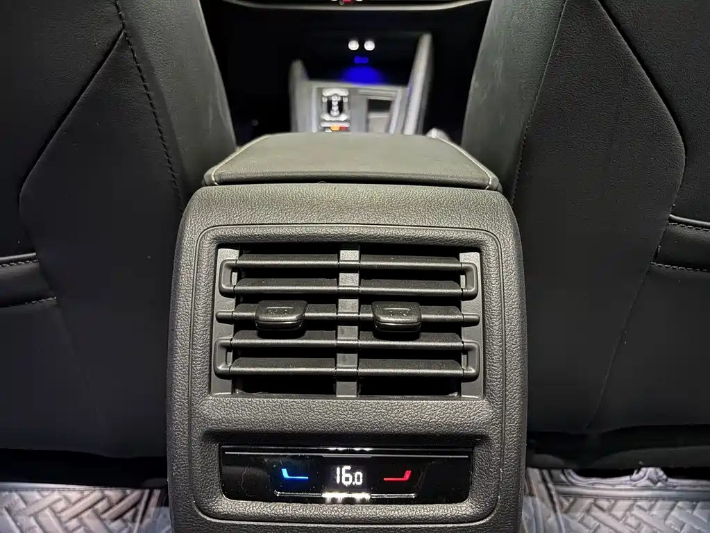 Volkswagen Golf — миниатюра 17