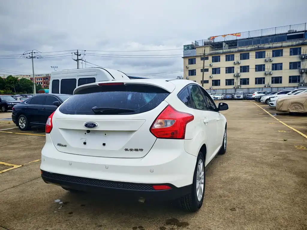 Ford Focus — миниатюра 6