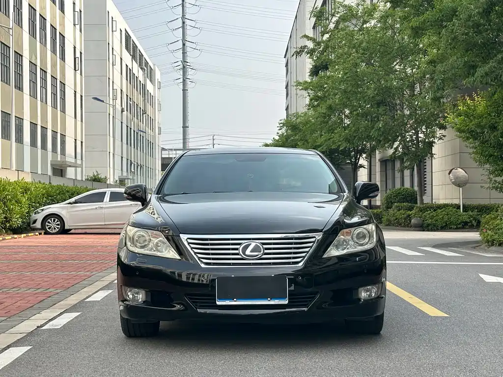 Lexus LS 2010 460L Luxury