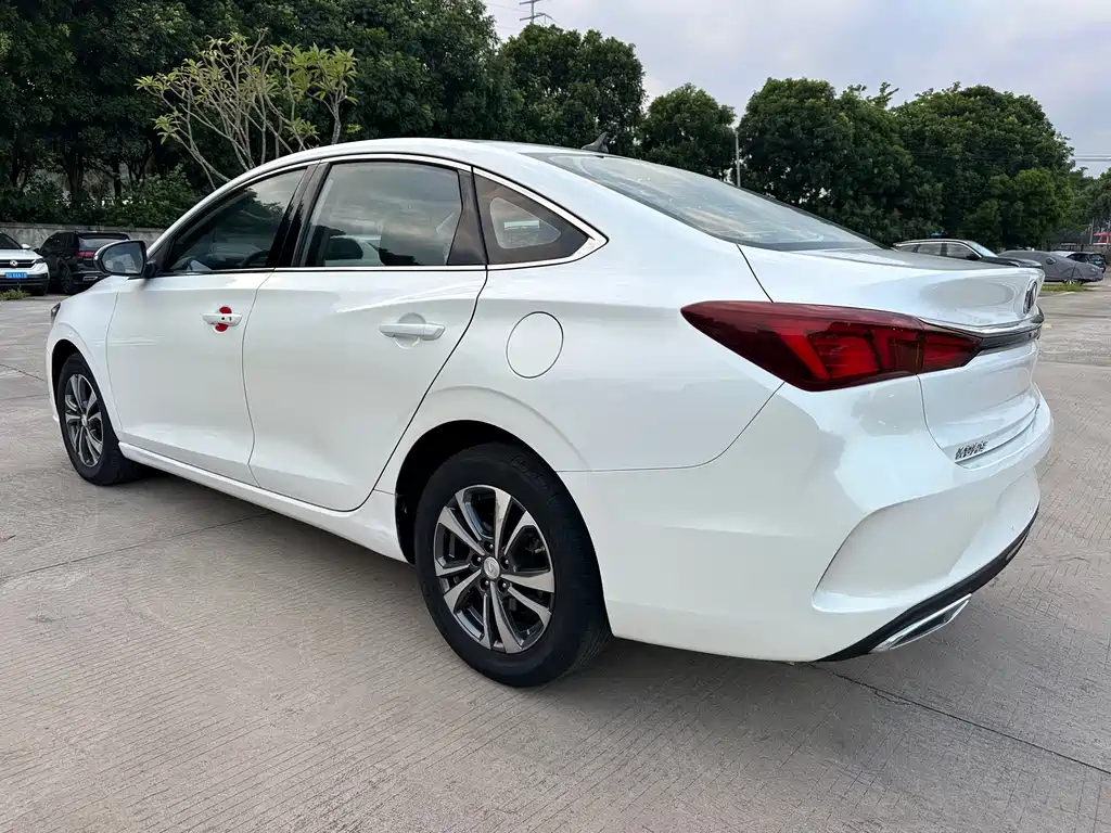 Changan Eado — миниатюра 5