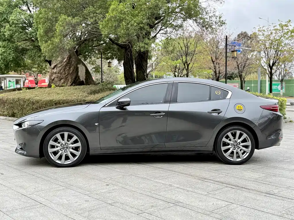 MAZDA 3 ANGKESAILA