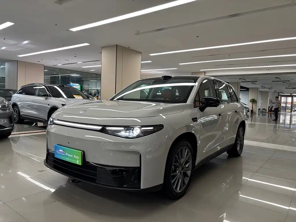 2025 Leapmotor C10 - zdjęcie 1 z 16