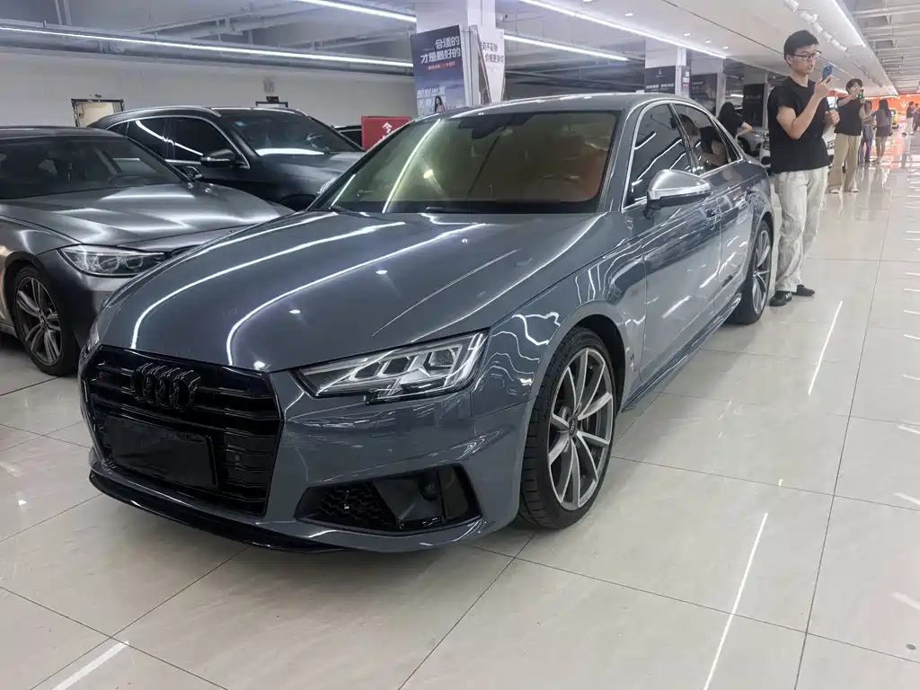 Audi S4